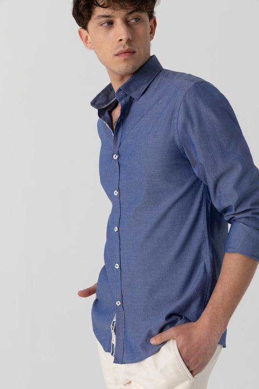 Camicia in 100% oxford di cotone con collo clip down