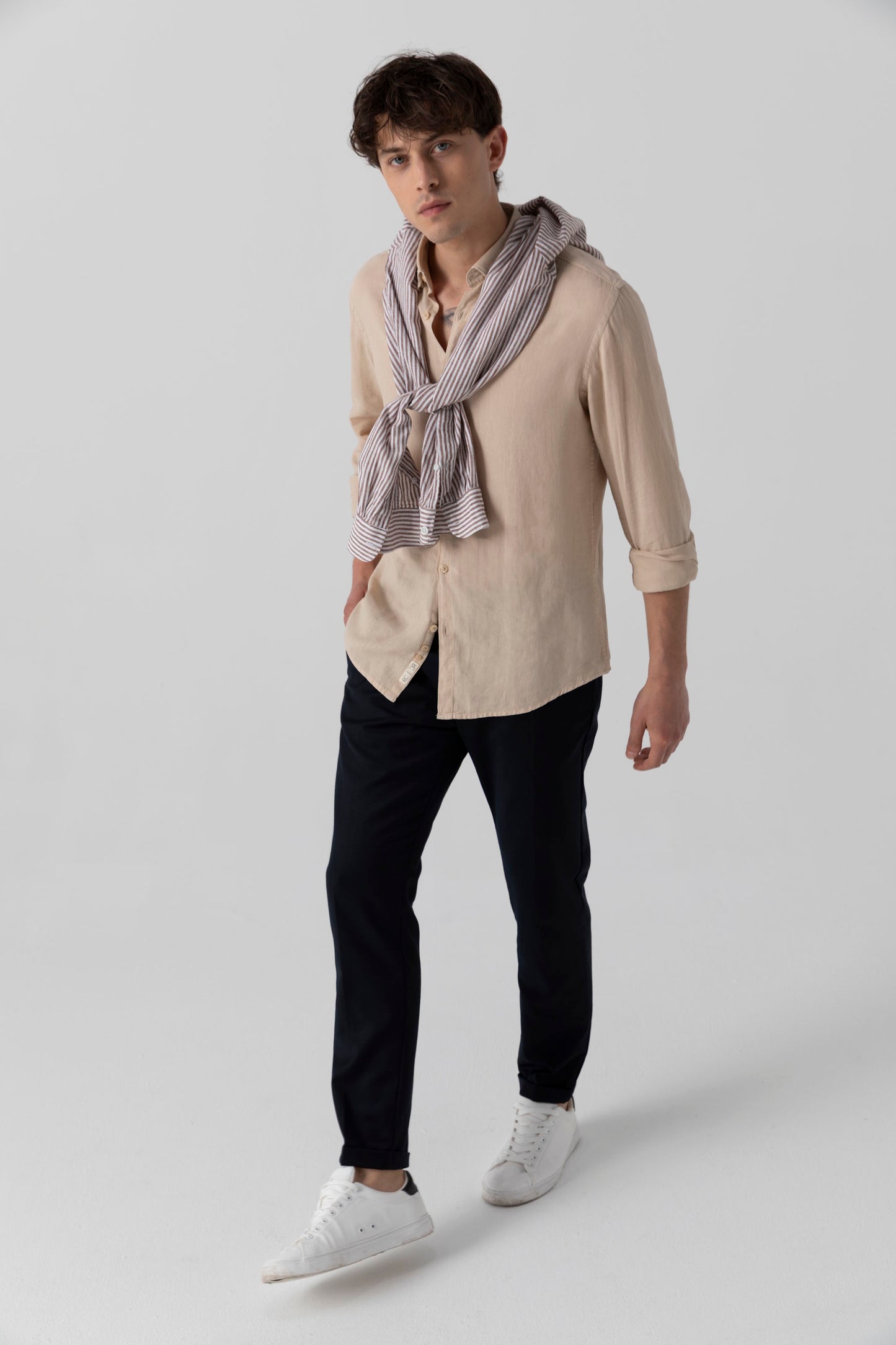 Camicia in Lino Viscosa Tinto Capo con Collo Clip Down