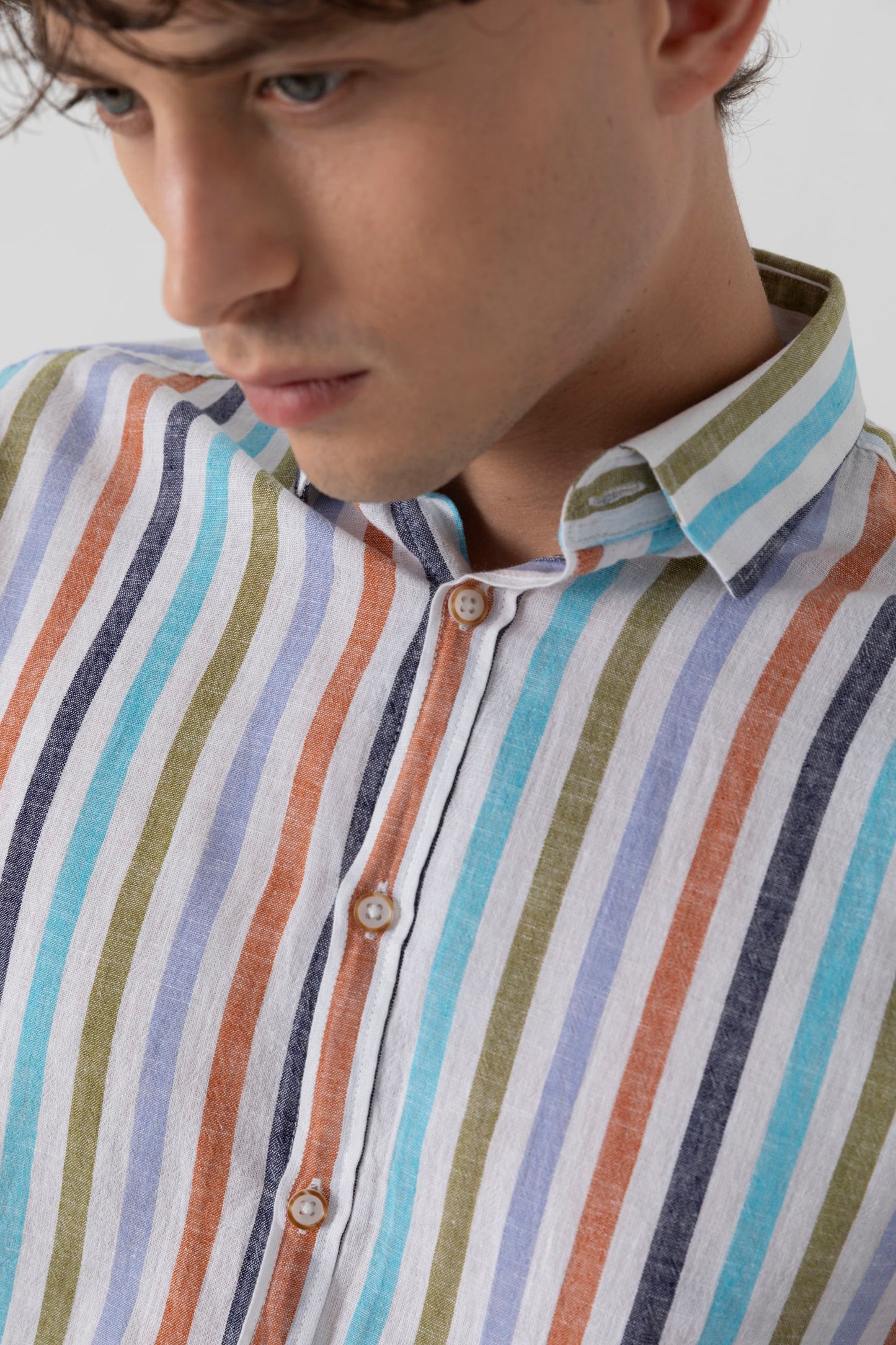 Camicia in fantasia di Lino Cotone con collo clip down