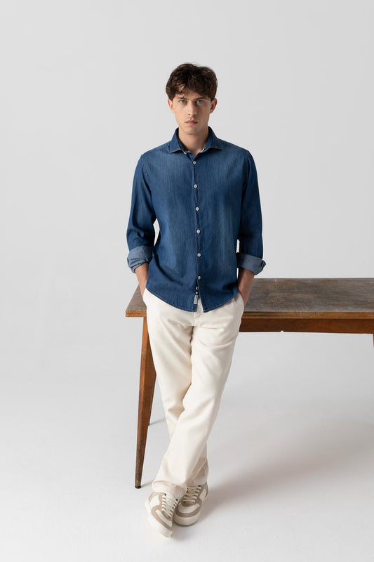 Camicia in denim di cotone con collo piccolo classico