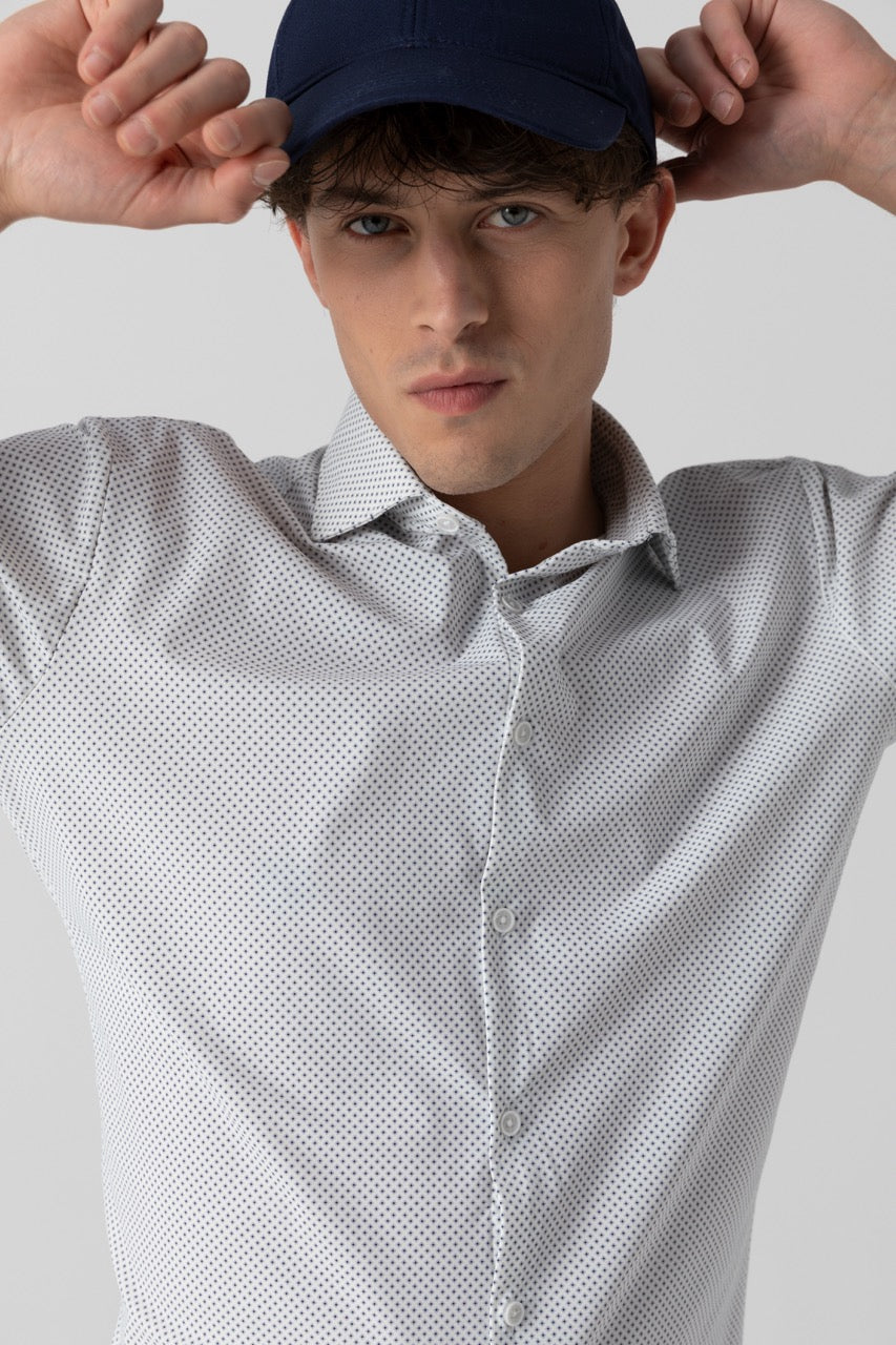 Camicia in tessuto tecnico stretch in fantasia con collo classico piccolo